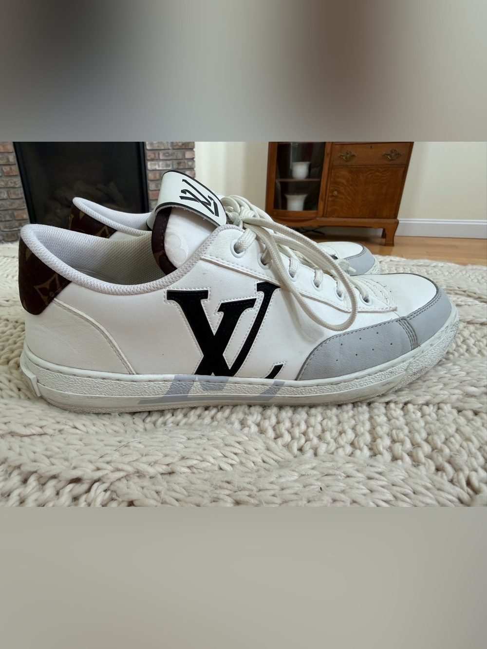 Louis Vuitton Men’s White Leather Sneakers. - Picture 12 of 14